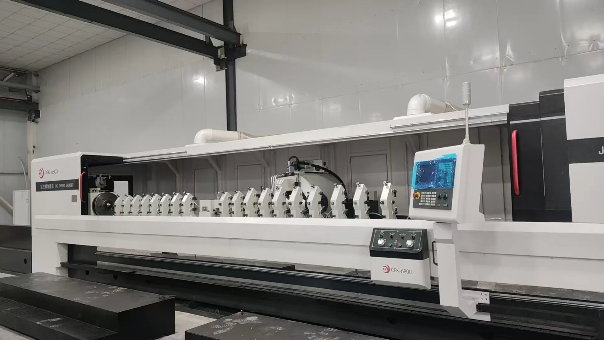 CGK-4000A / CGK-4000 / CGK-5000 / CGK-6800 / CGK-8500 large CNC high-precision external thread grinder in a long screw grinding shop